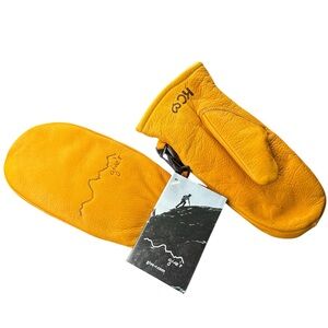 NWT Give’r Women's Yellow Mittens small